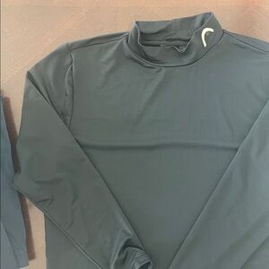 Head Mock Neck L/S Tee Shirt. Nice base layer. See photos for measurements. Fair